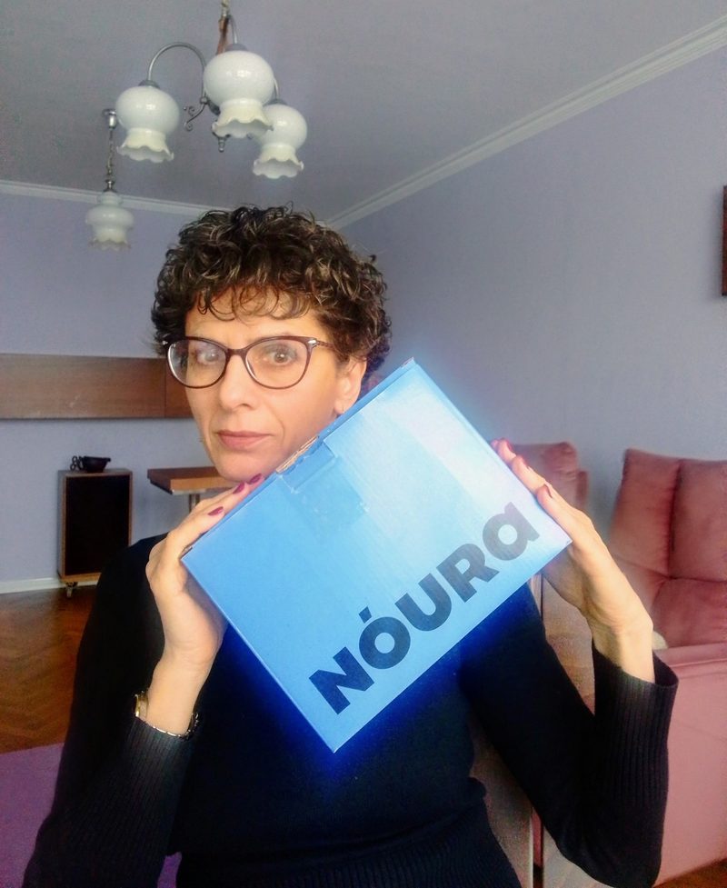 Иглика Живкова с кутия NÓURA